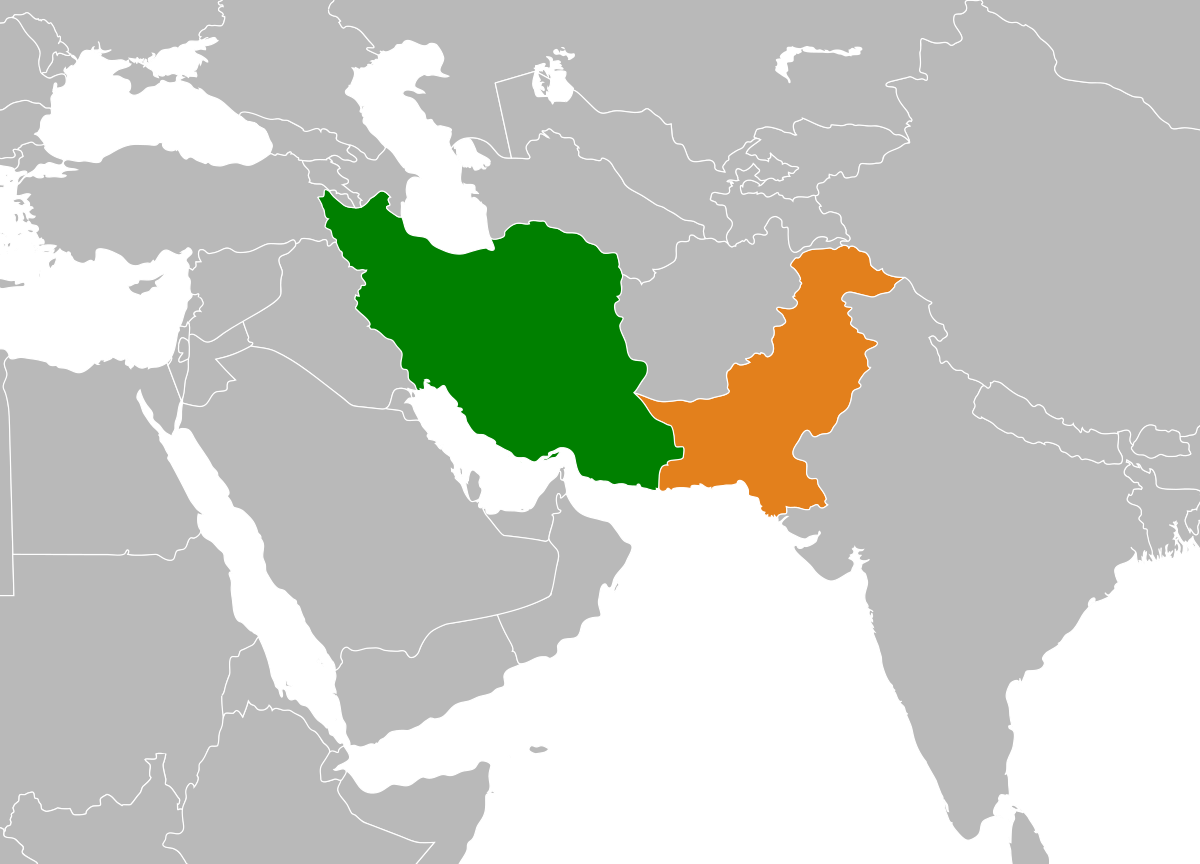 در ادبیات، ایران و پاکستان میراث ادبی مشترکی دارند که ریشه در ادبیات و شعر پارسی دارد.