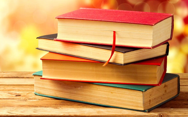 کتاب هدایتگر انسان ها است.